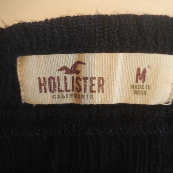 2/25 Hollister Navy Off the Shoulder Crop Top Embroidered Bell Sleeve Sz. M Boho - Picture 10 of 11